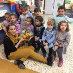 Los niños y niñas de 3 años con la seño Noelia